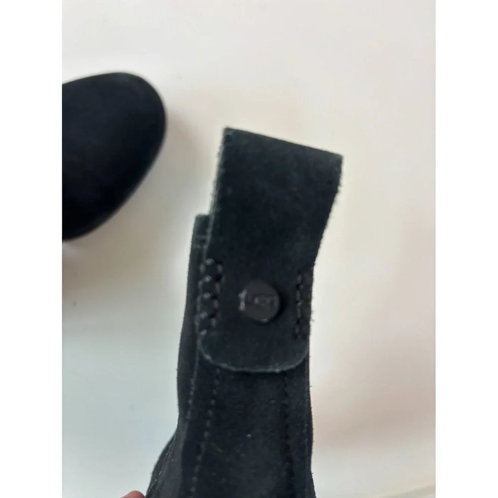 UGG Black Suede Lug Sole Chelsea Boots Block Heel Size 8 Consign